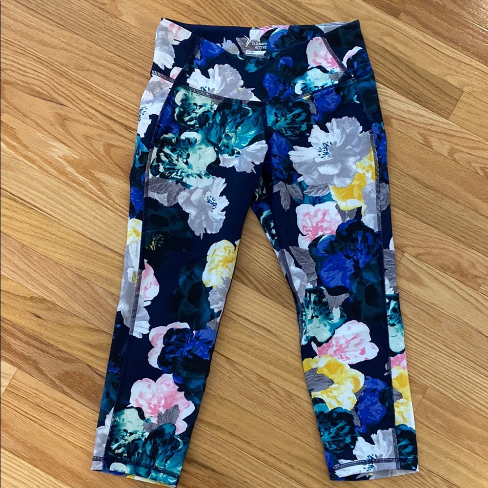 Floral Sports Bra and Leggings Set Old Navy - Picture 2 of 8